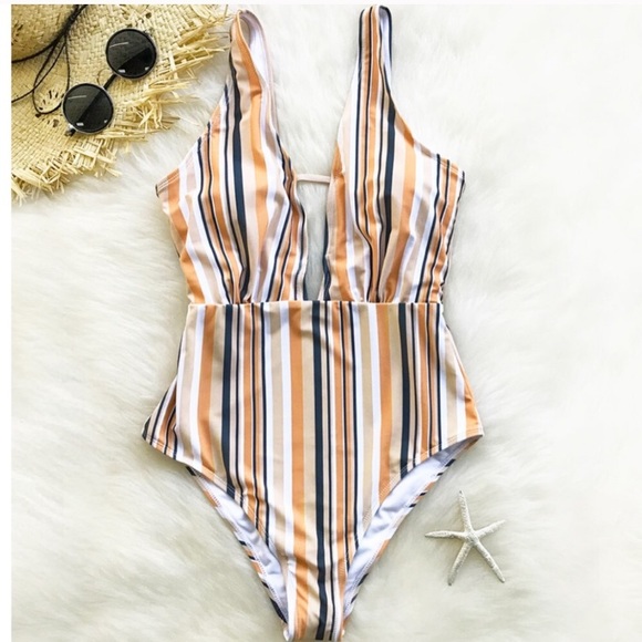 Multiple color striped one piece - Picture 4 of 7